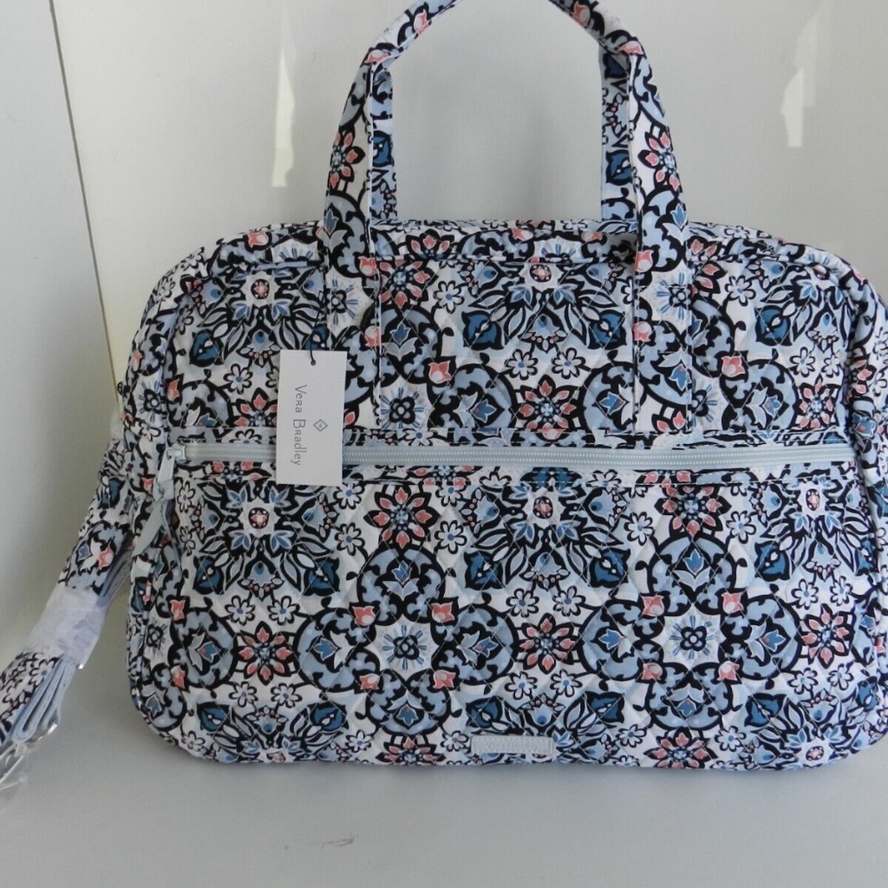 New VERA BRADLEY  Medium Traveler BAG in Lisbon Medallion print